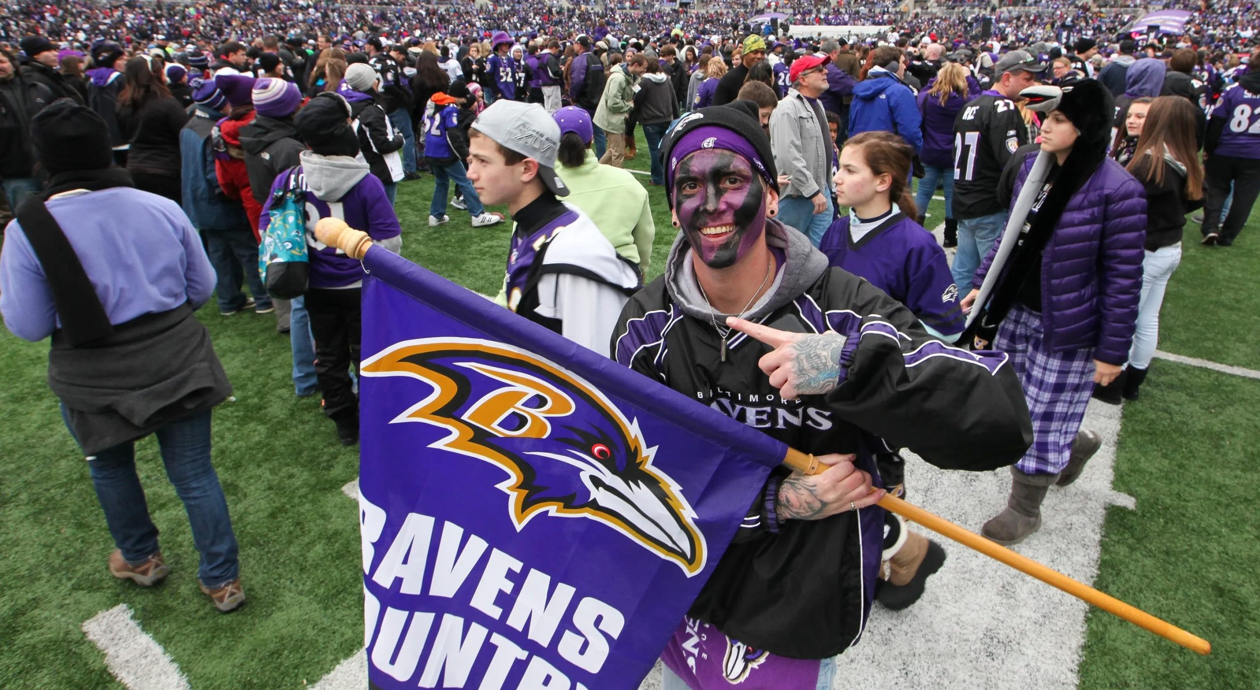 NFL roundup on Christmas Eve Baltimore Ravens book playoff ticket