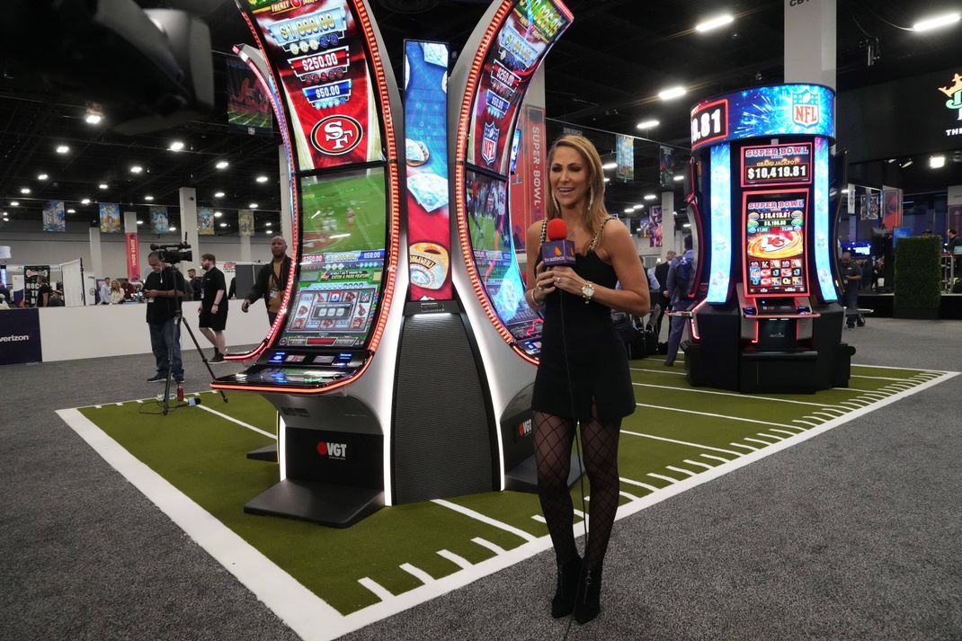 There are already physical gambling machines that use the NFL's trademark rights. Now the online casinos are apparently following suit.